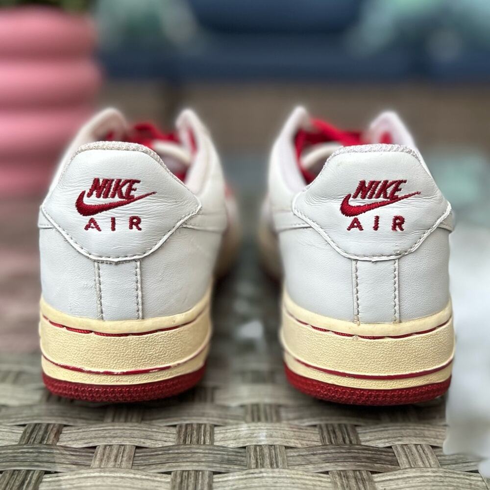 VINTAGE Nike Airforce 1 Low Premium Varsity Red / White Suede Women's 6.5 - Picture 4 of 8